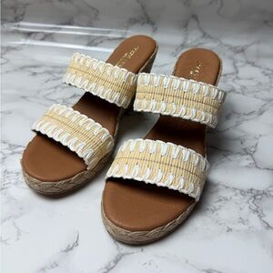 Women's Andre Assous Nolita Raffia Tan and White Espadrille Sandals US Size 7